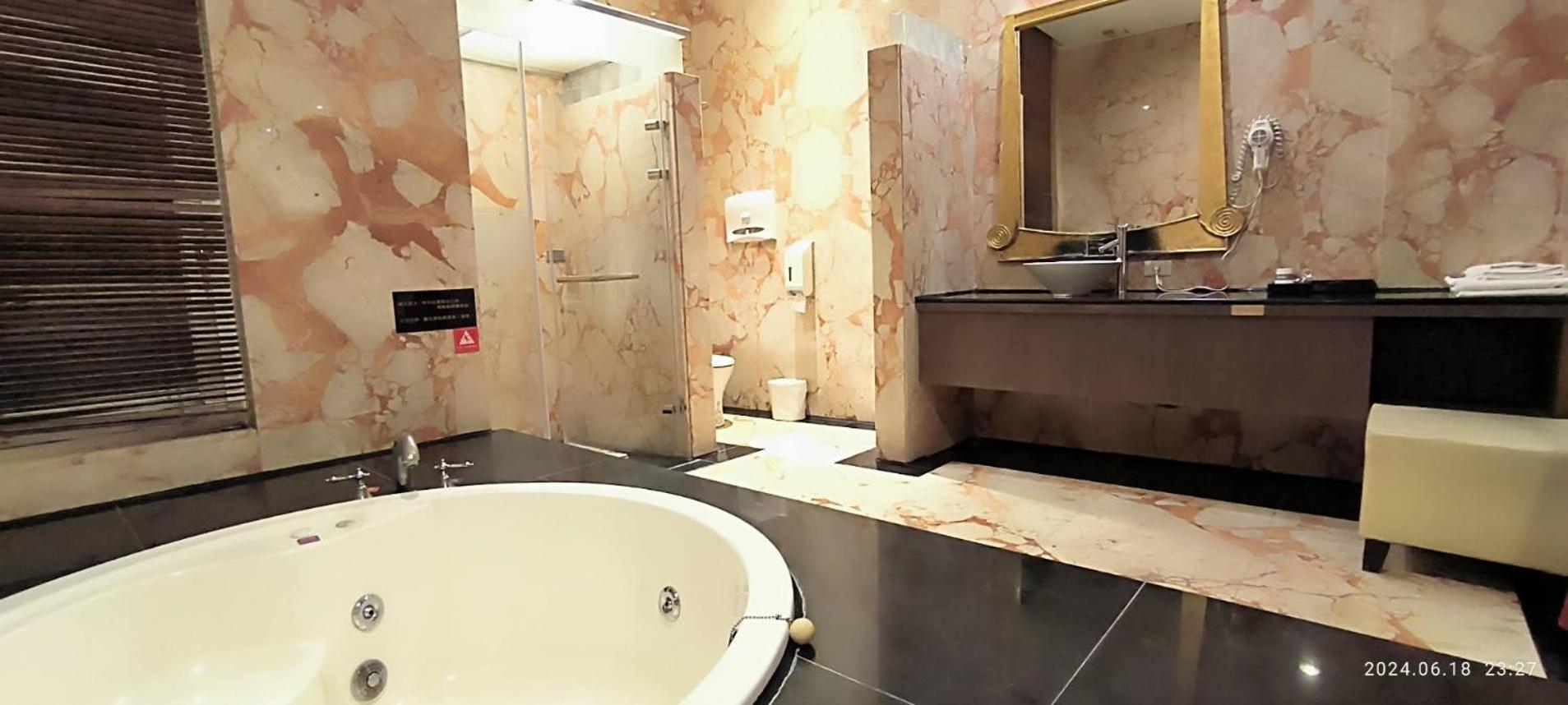 Shantis Motel Chiayi Eksteriør bilde